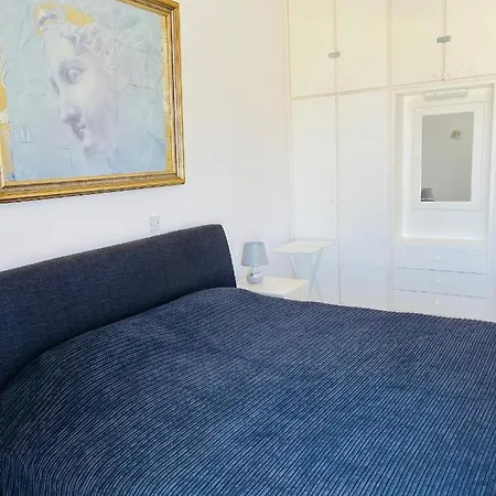 Peaceful Townhouse With Private Pool Near The Sea פאפוס