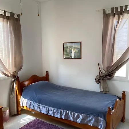 Peaceful Townhouse With Private Pool Near The Sea Pafos