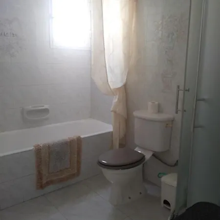 Peaceful Townhouse With Private Pool Near The Sea