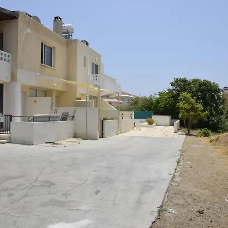 Peaceful Townhouse With Private Pool Near The Sea * Pafos