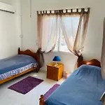Peaceful Townhouse With Private Pool Near The Sea アパート
