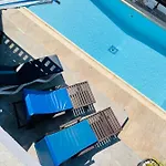 Peaceful Townhouse With Private Pool Near The Sea アパート パ フォス