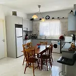 Peaceful Townhouse With Private Pool Near The Sea アパート パ フォス