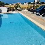 Peaceful Townhouse With Private Pool Near The Sea アパート パ フォス